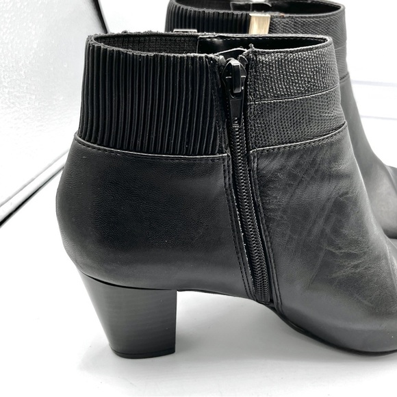 Alfani Step n Flex Palessa Ankle Heeled Bootie Black Leather 8 Side Zip Gold Bar - Picture 5 of 10